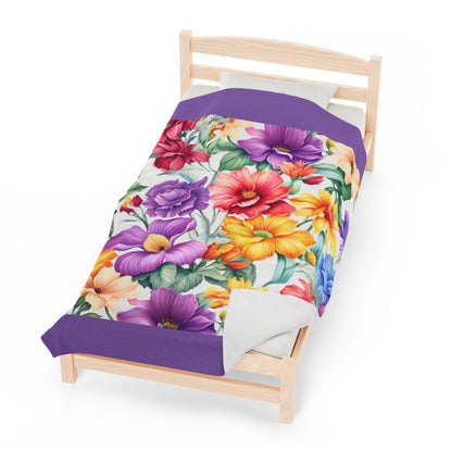 Plush Velveteen Blanket with Spring Flowers – Cozy and Stylish Comfort