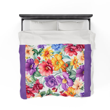 Plush Velveteen Blanket with Spring Flowers – Cozy and Stylish Comfort