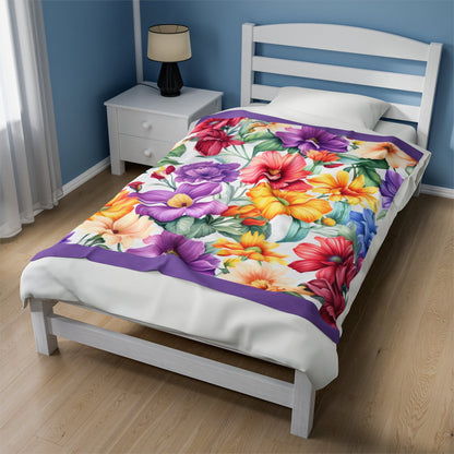 Plush Velveteen Blanket with Spring Flowers – Cozy and Stylish Comfort