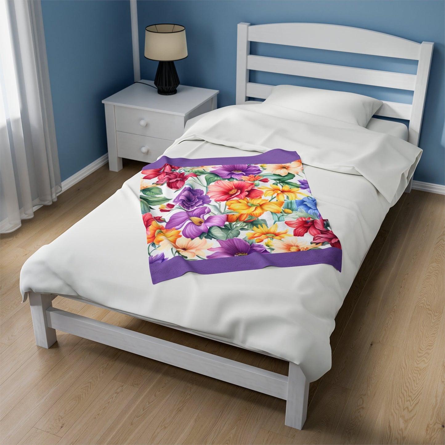 Plush Velveteen Blanket with Spring Flowers – Cozy and Stylish Comfort